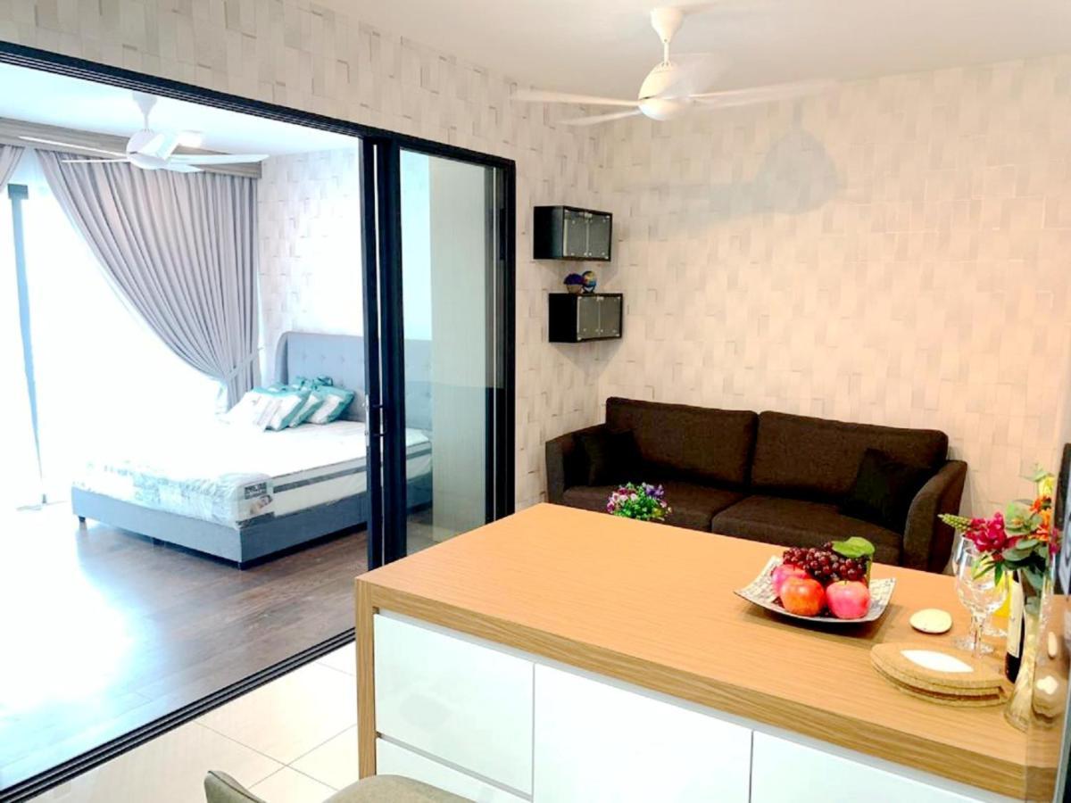 Almas Suites Puteri Harbour Nusajaya  Eksteriør bilde