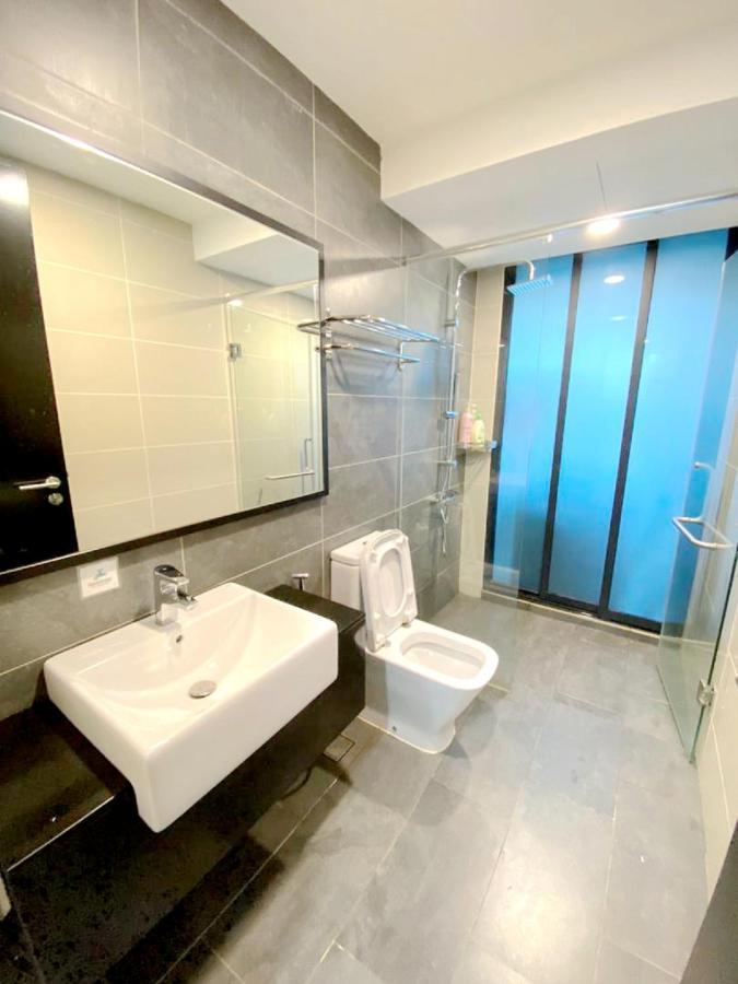 Almas Suites Puteri Harbour Nusajaya  Eksteriør bilde