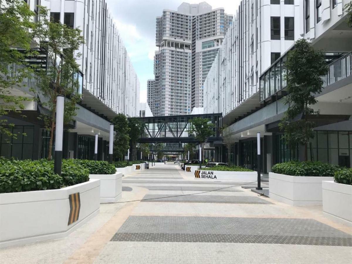 Almas Suites Puteri Harbour Nusajaya  Eksteriør bilde