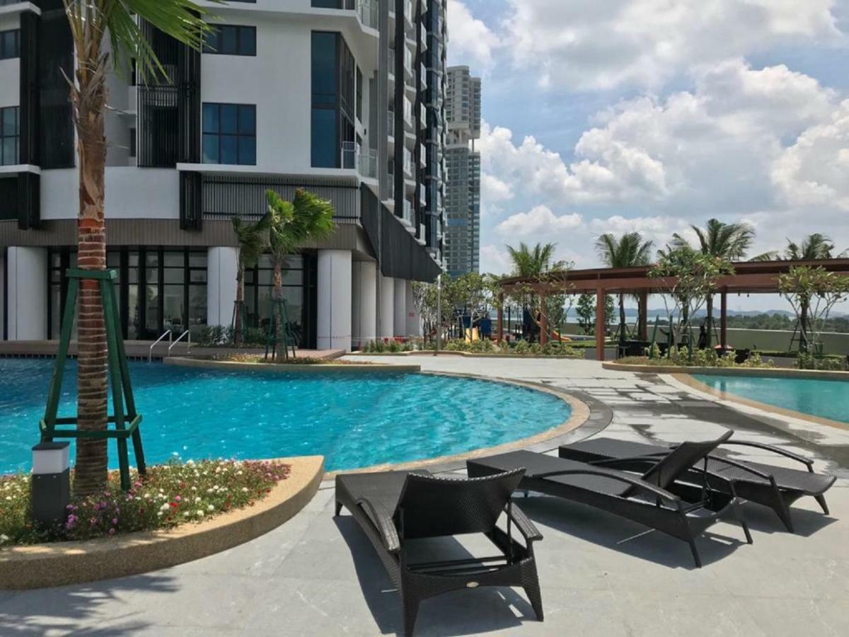 Almas Suites Puteri Harbour Nusajaya  Eksteriør bilde