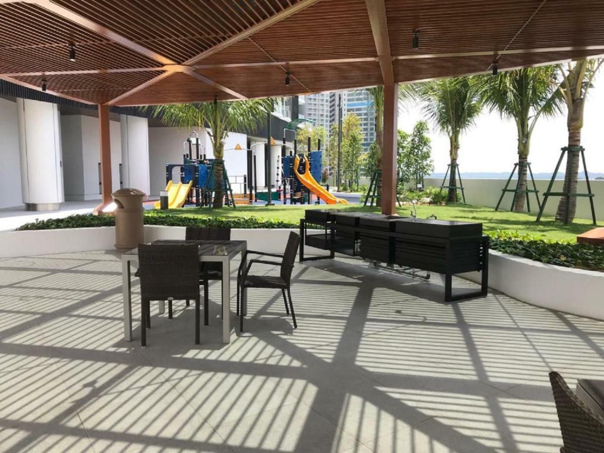 Almas Suites Puteri Harbour Nusajaya  Eksteriør bilde