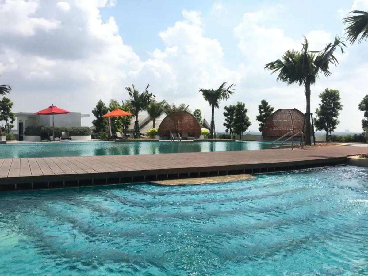 Almas Suites Puteri Harbour Nusajaya  Eksteriør bilde