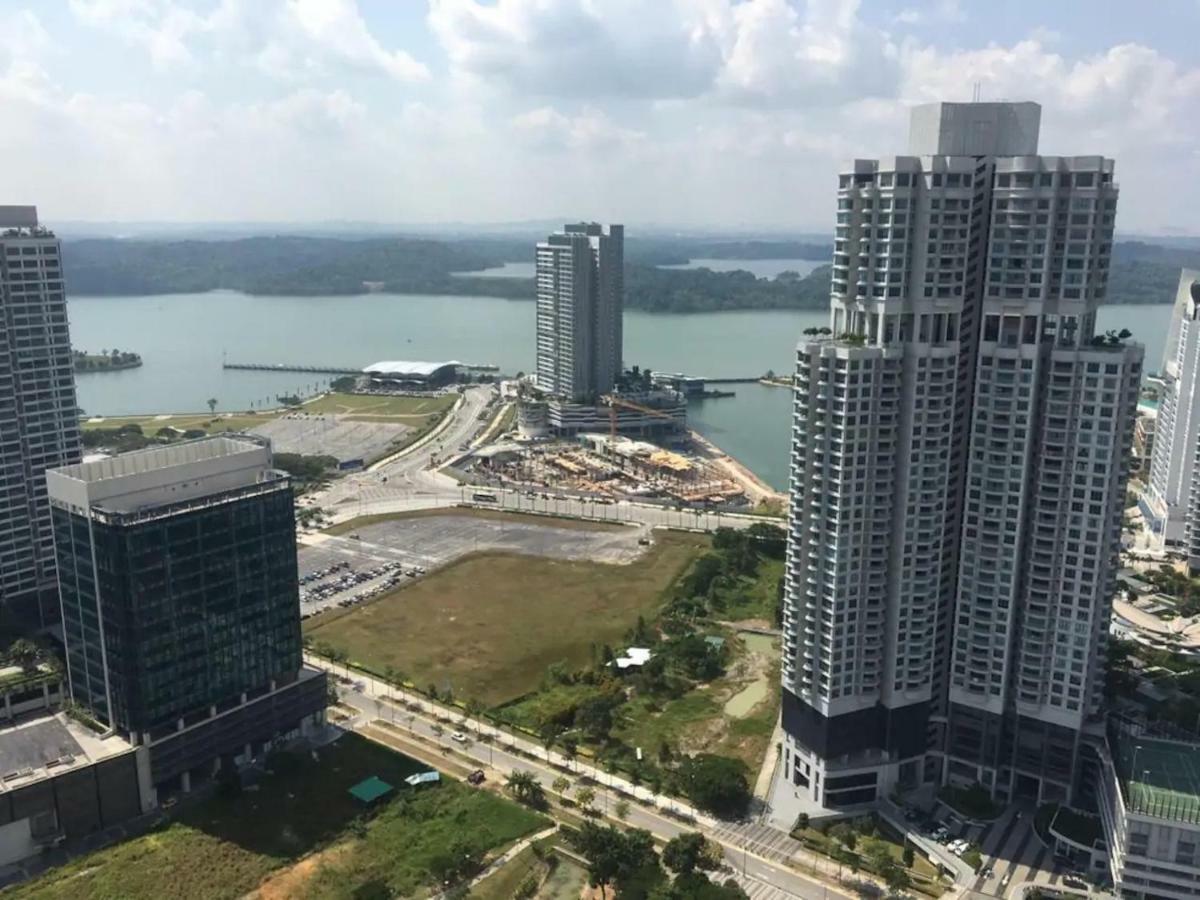 Almas Suites Puteri Harbour Nusajaya  Eksteriør bilde